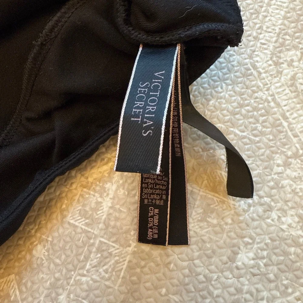 Victoria's Secret Sports Bra Women Medium Black Twist Front Racerback Activewear